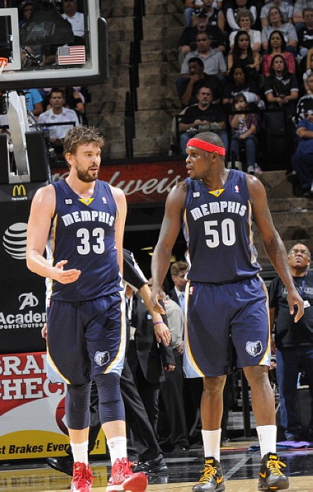 热那亚2-1乌迪内斯，诺顿-库菲破门，马利诺夫斯基点射（热那亚2-1力克乌迪内斯，诺顿-库菲建功，马利诺夫斯基点球命中）