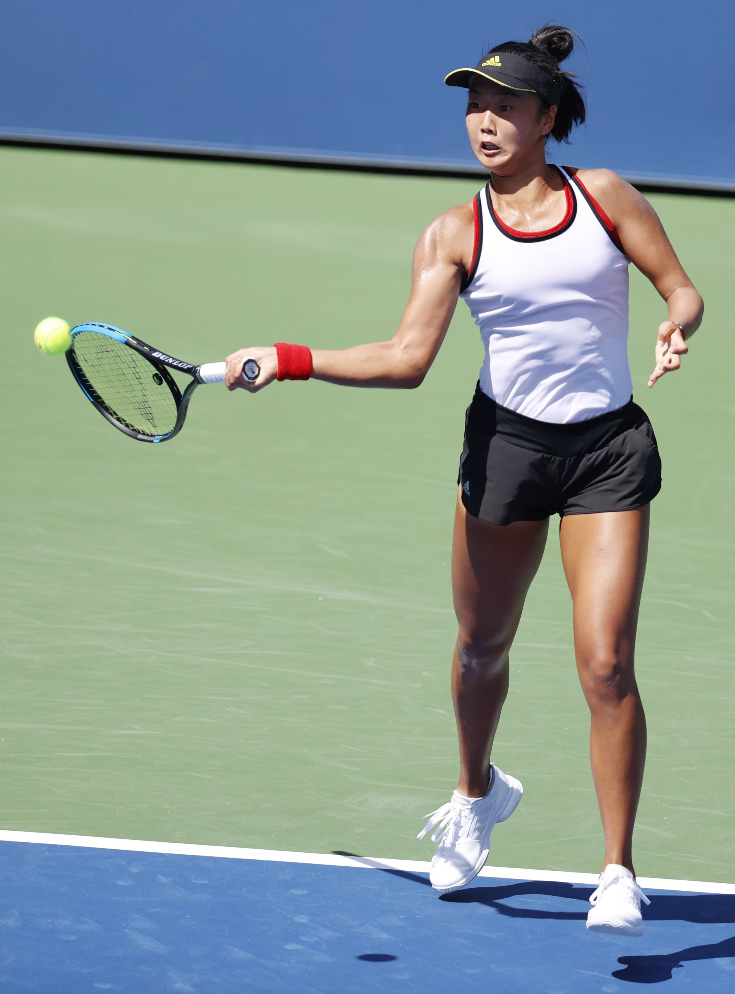 力显得十分 力显得十分