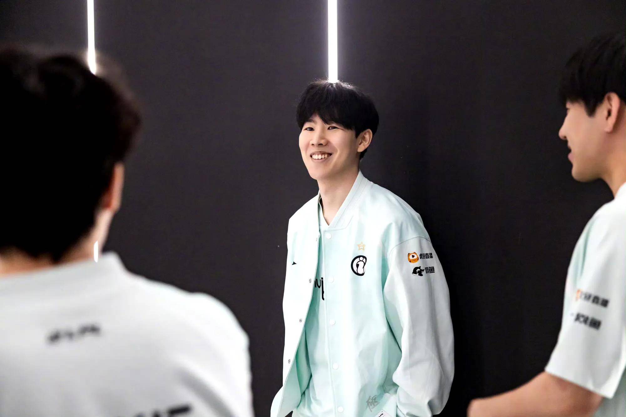 安的球迷来 安的球迷来